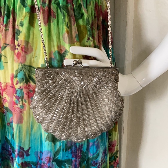 La Regale Handbags - Scallop Shaped Beaded Silver Evening Bag